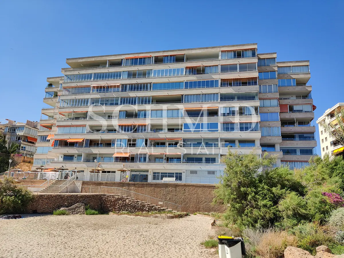 Apartment in Wohnanlage Apartamentos Club Marina in Puerto Portals auf Mallorca mit Meerblick in 1. Meereslinie direkt am Strand und Yachthafen