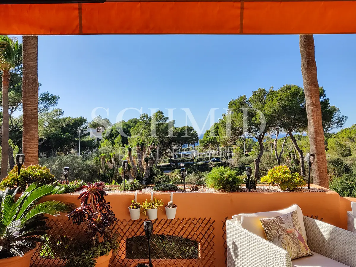 Mediterrane Wohnung mit Meerblick und Pool in Los Pampanos in Santa Ponsa