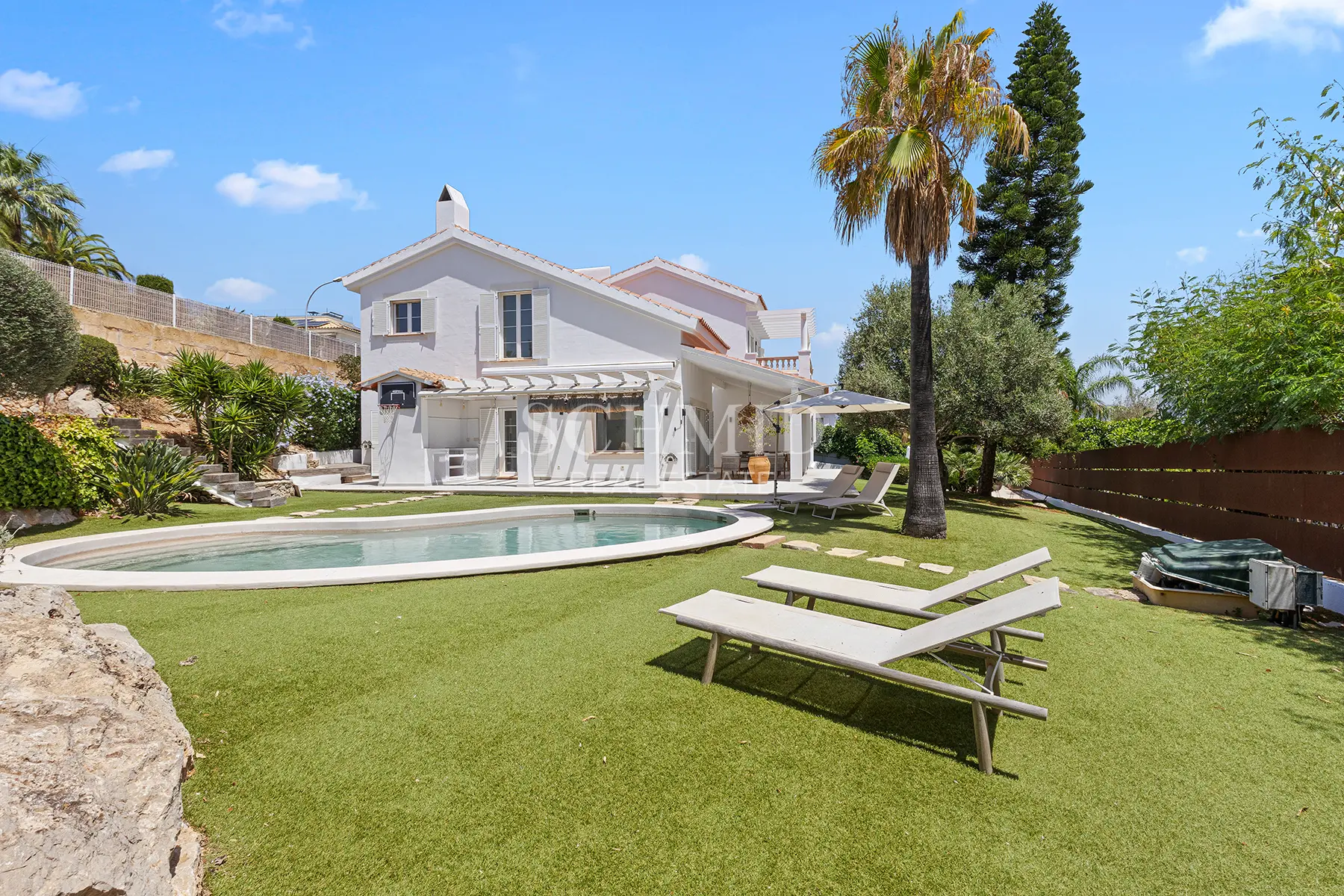 Renovierte Villa in Santa Ponsa mit Pool und Garten und Teilmeerblick