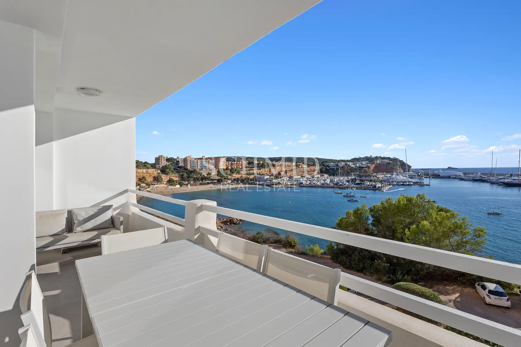 Apartment with sea view in Port Adriano